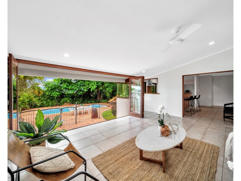 27 Hutchinson Street, Edge Hill QLD 4870