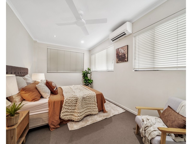 27 Hutchinson Street, Edge Hill QLD 4870