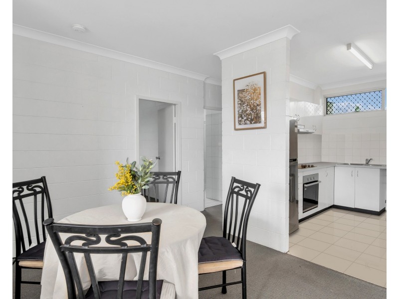 23/186 Lake Street, Cairns North QLD 4870