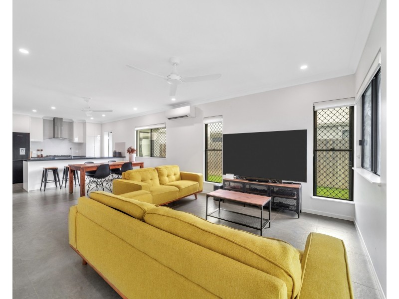 16 Ferndale Entrance, Trinity Beach QLD 4879