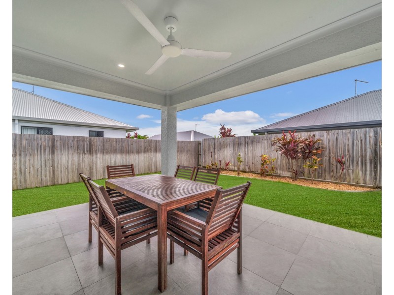 16 Ferndale Entrance, Trinity Beach QLD 4879