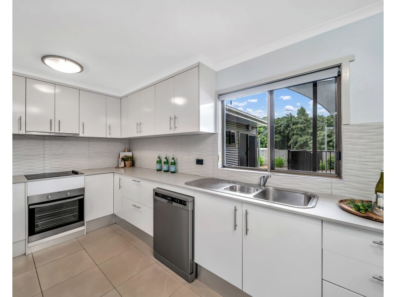 18 Bellbird Street, Bayview Heights QLD 4868