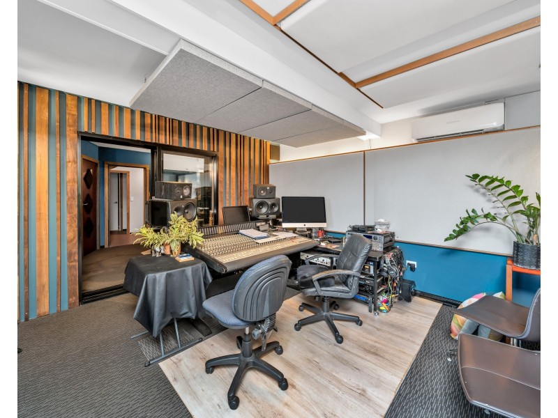 19 Ellen Close, Bayview Heights QLD 4868