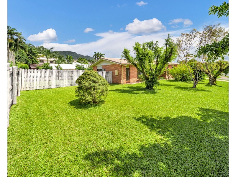1 Pheasant Street, Bayview Heights QLD 4868