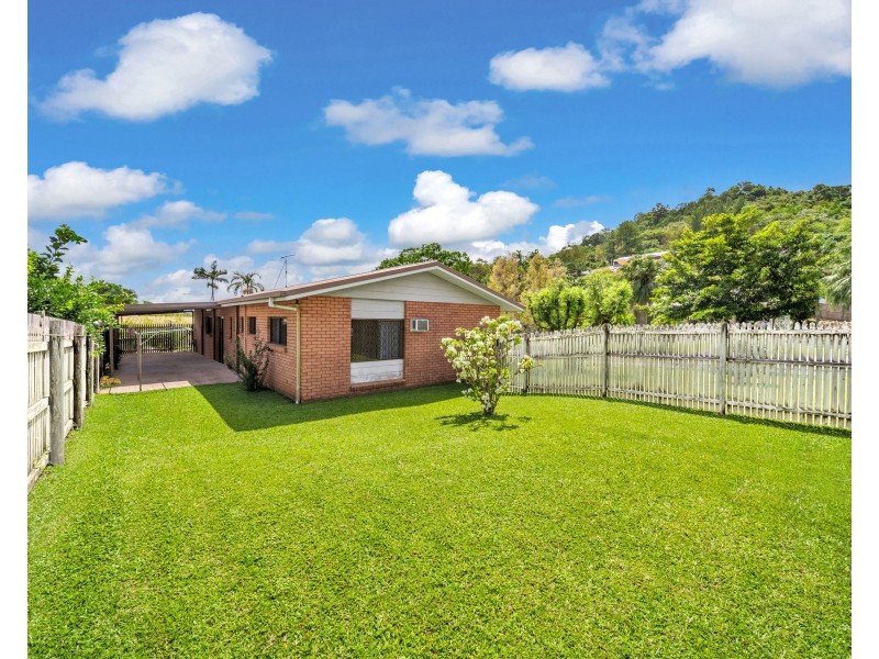 1 Pheasant Street, Bayview Heights QLD 4868
