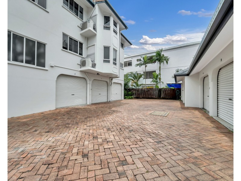 8/182 McLeod Street, Cairns North QLD 4870