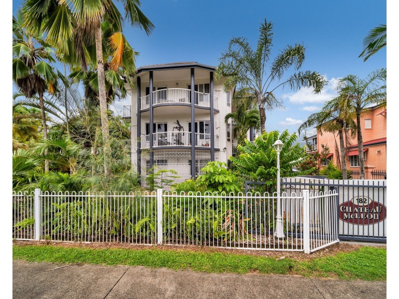 8/182 McLeod Street, Cairns North QLD 4870