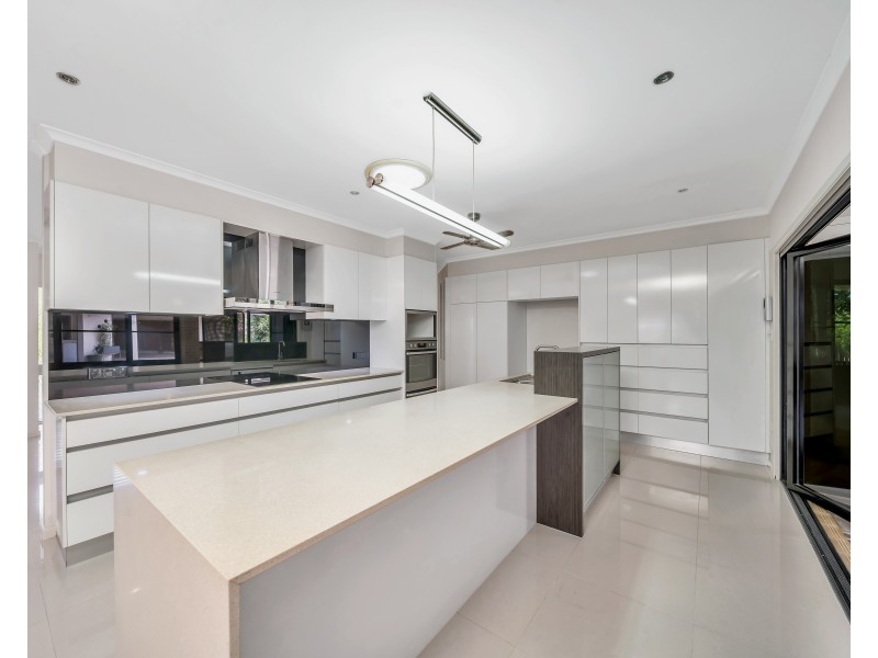 7 Curlew Court, Bayview Heights QLD 4868