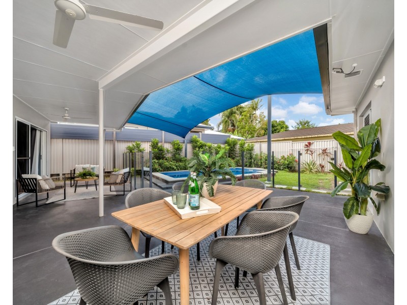 8 Penny Close, Whitfield QLD 4870