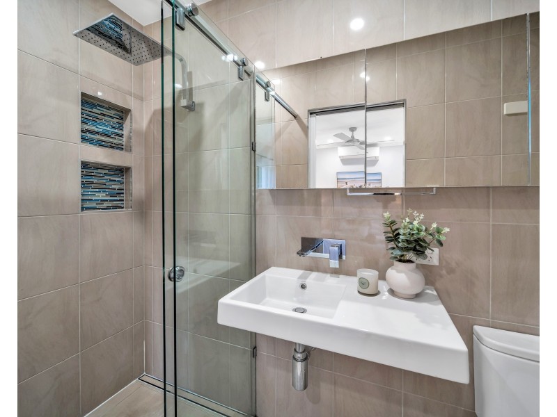 8 Penny Close, Whitfield QLD 4870