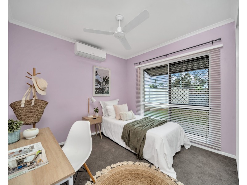 8 Penny Close, Whitfield QLD 4870