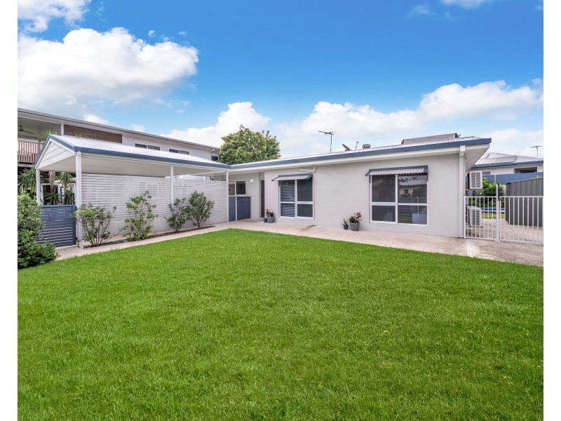 8 Penny Close, Whitfield QLD 4870