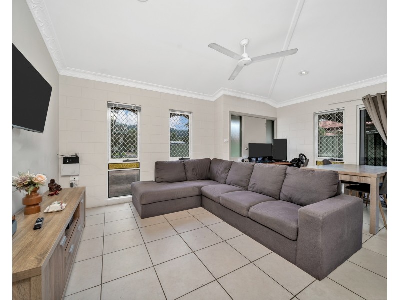 2/5 Redwood Street, Whitfield QLD 4870