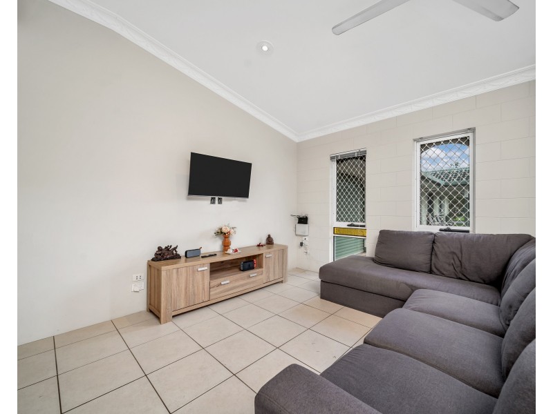 2/5 Redwood Street, Whitfield QLD 4870