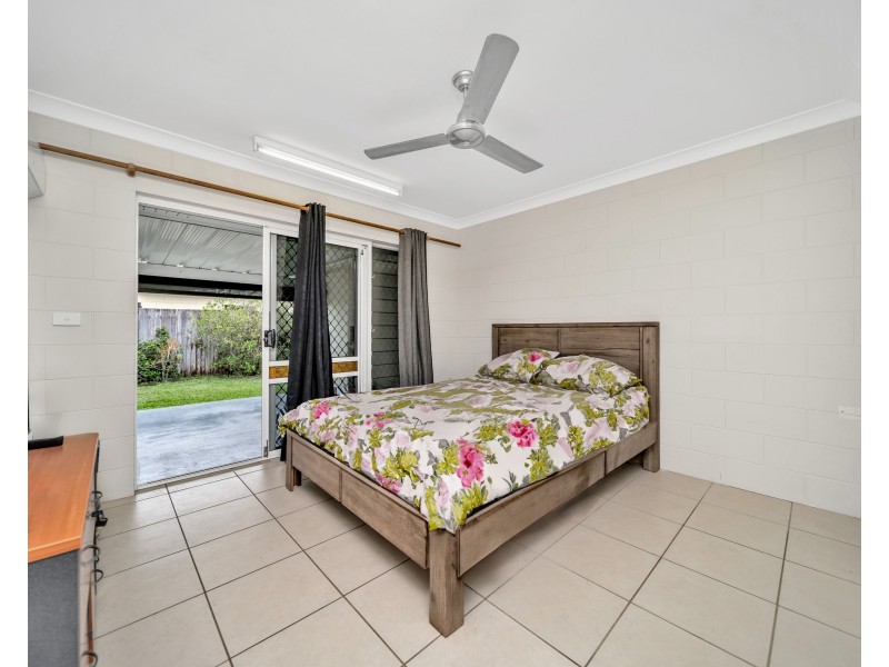2/5 Redwood Street, Whitfield QLD 4870
