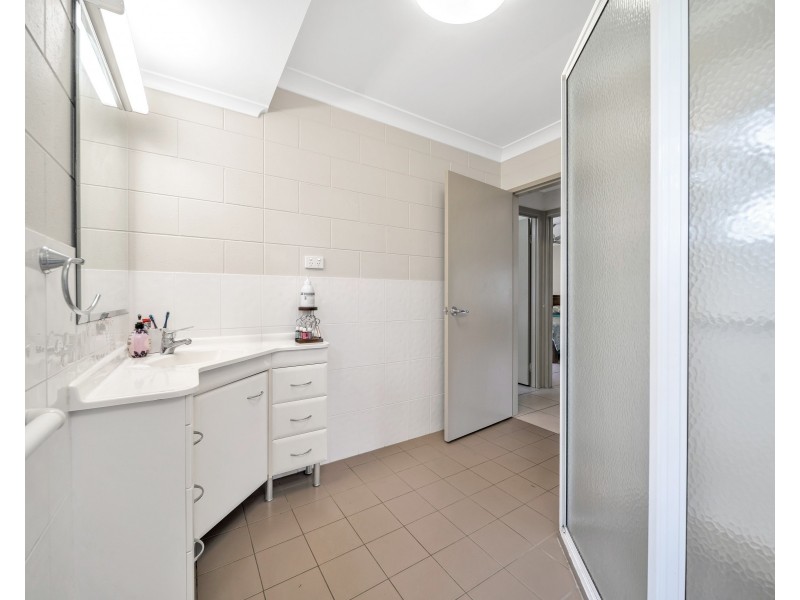 2/5 Redwood Street, Whitfield QLD 4870