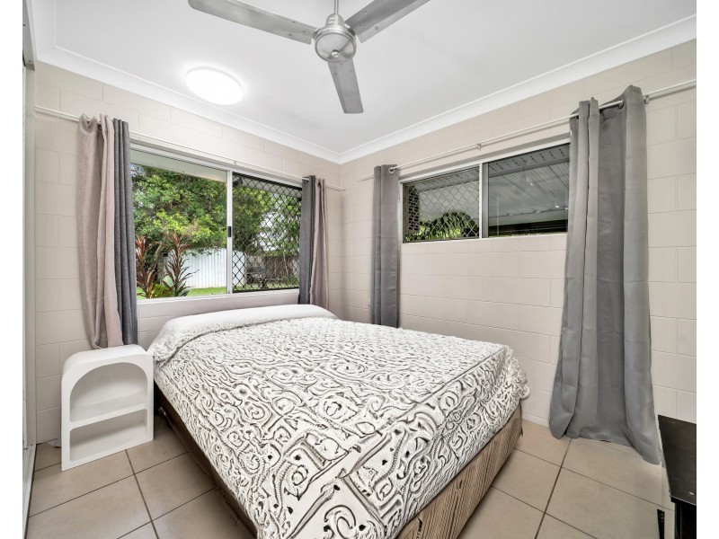 2/5 Redwood Street, Whitfield QLD 4870