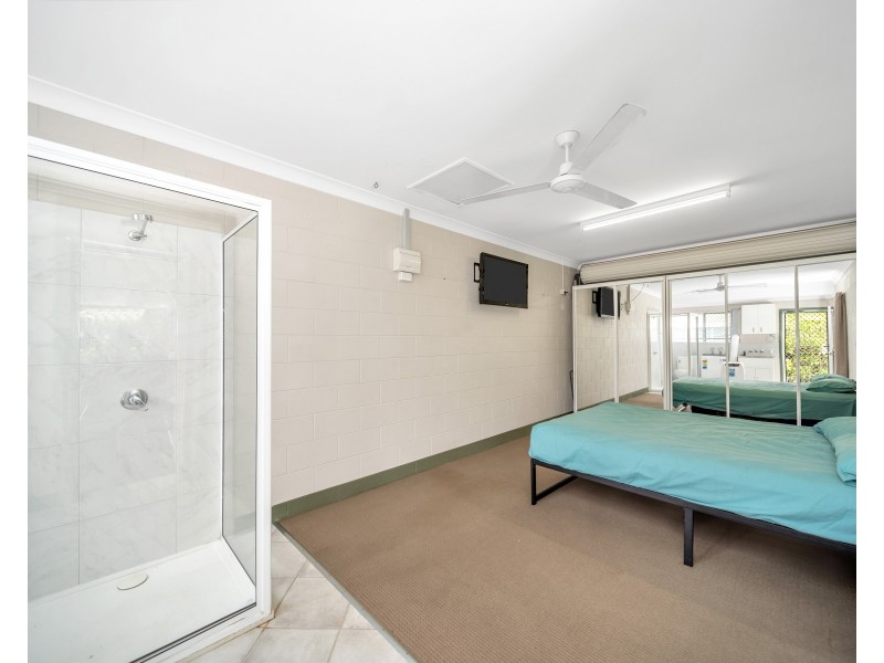 2/5 Redwood Street, Whitfield QLD 4870