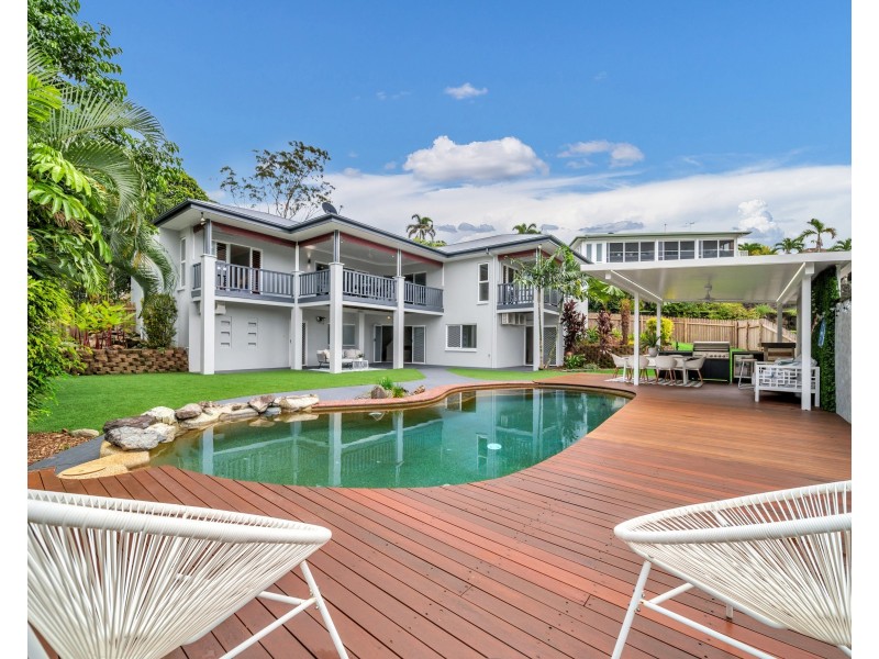 17 Solomon Place, Mooroobool QLD 4870