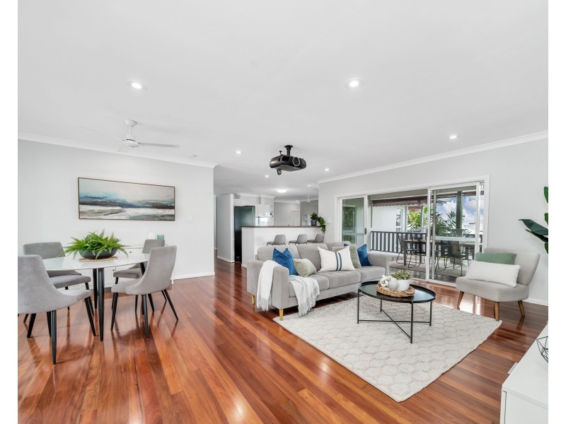 17 Solomon Place, Mooroobool QLD 4870