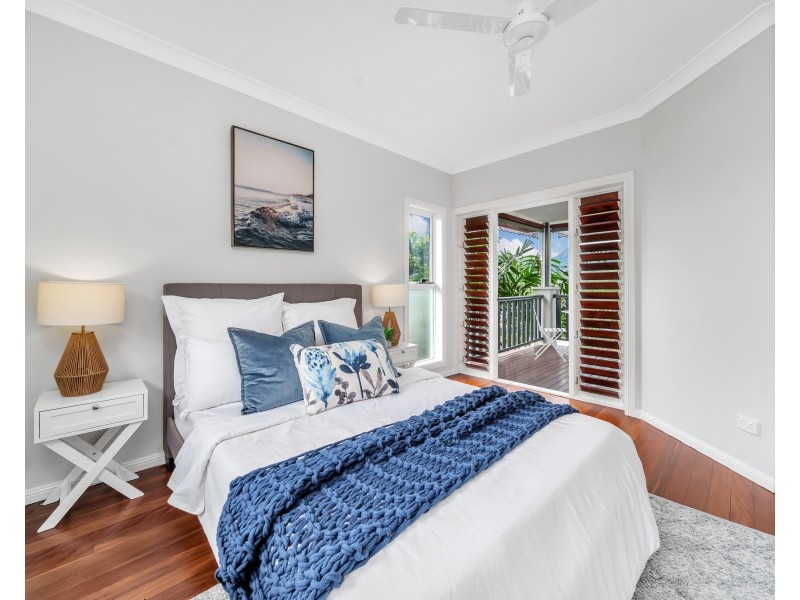 17 Solomon Place, Mooroobool QLD 4870