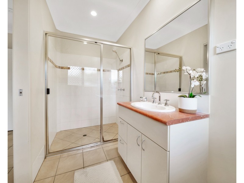 17 Cable Close, Kewarra Beach QLD 4879