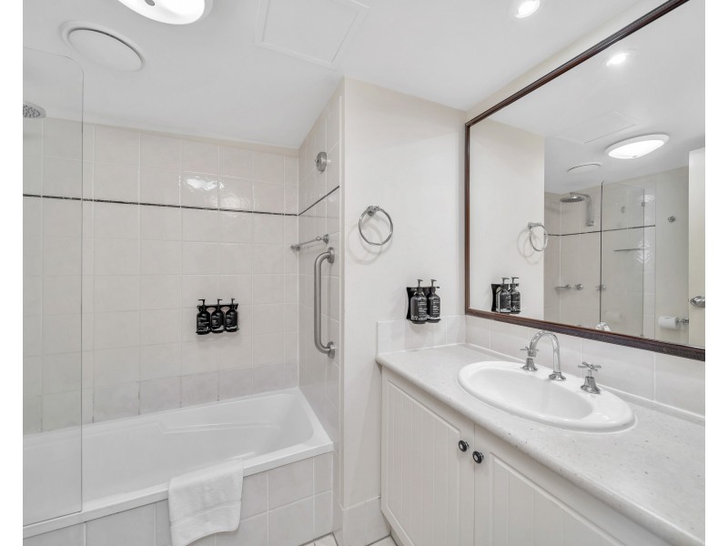 64/53-57 Esplanade, Cairns City QLD 4870