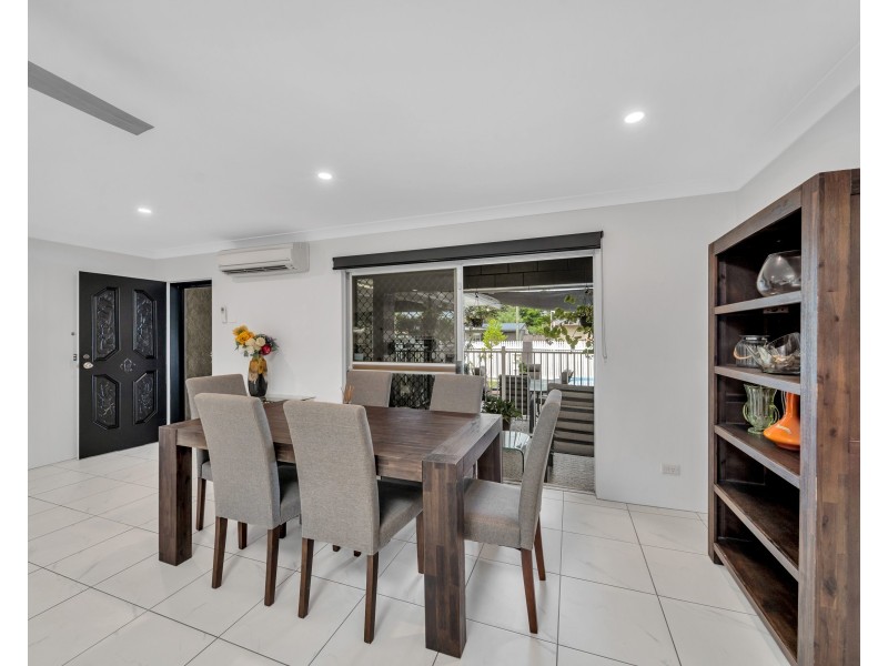14 Lynette Street, Woree QLD 4868
