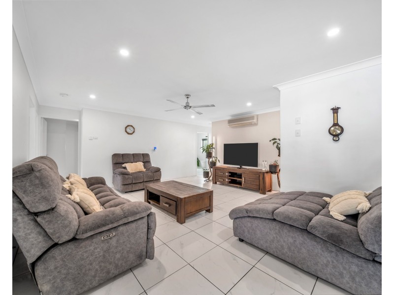 14 Lynette Street, Woree QLD 4868