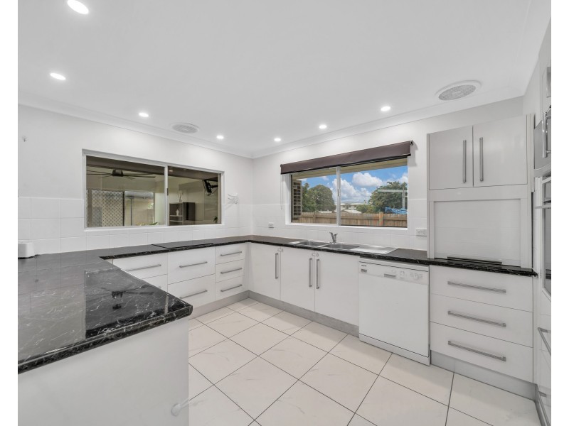 14 Lynette Street, Woree QLD 4868