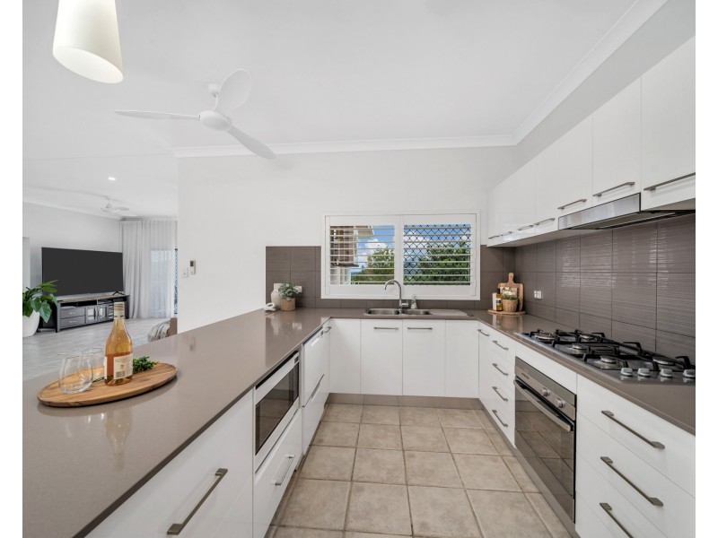 25 Jumna Close, Bentley Park QLD 4869