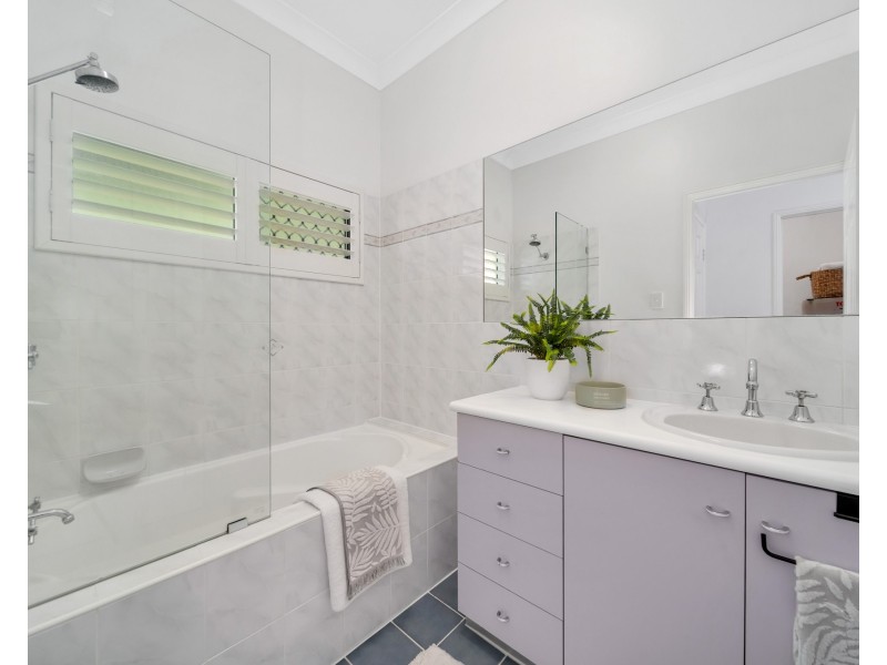 25 Jumna Close, Bentley Park QLD 4869