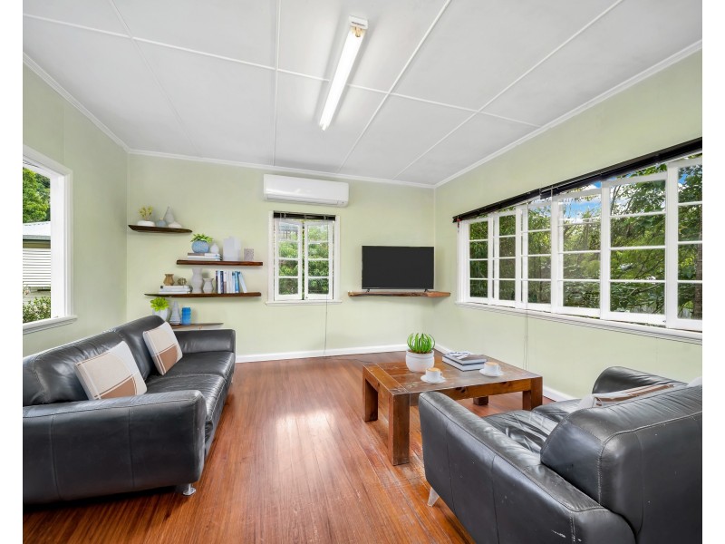 27 Hodel Street, Whitfield QLD 4870