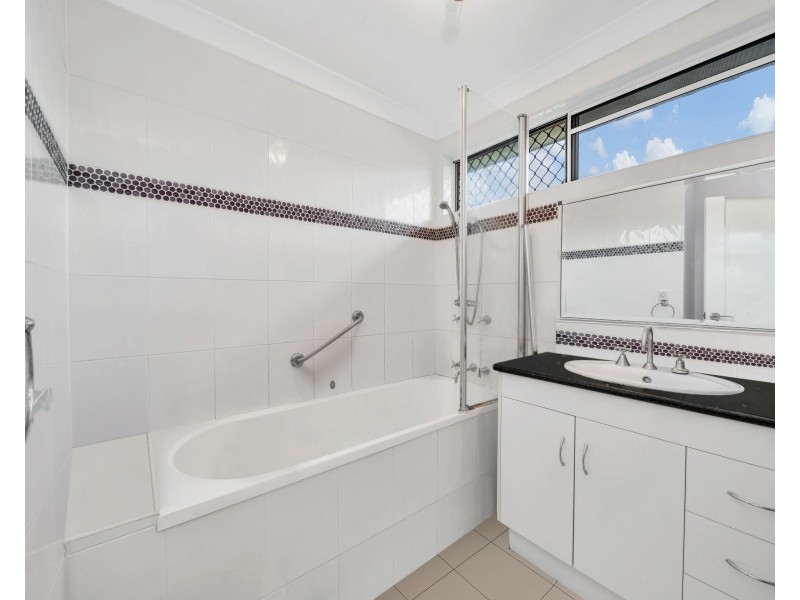 1/52 Boland Street, Westcourt QLD 4870