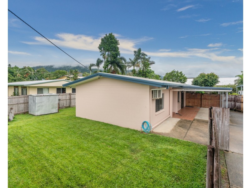 1/16 Smart Street, Mooroobool QLD 4870