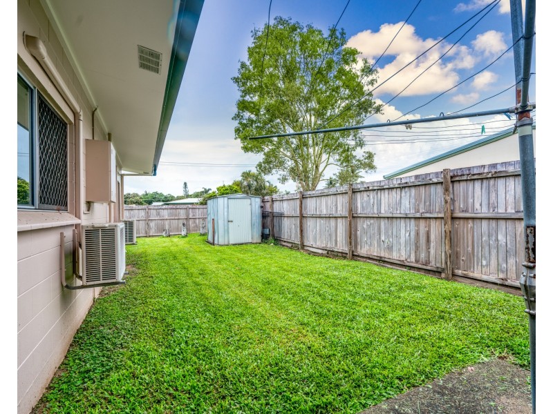 1/16 Smart Street, Mooroobool QLD 4870