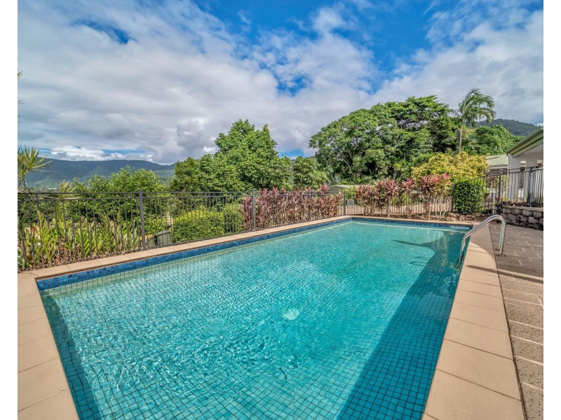 4 Dennis Close, Mooroobool QLD 4870
