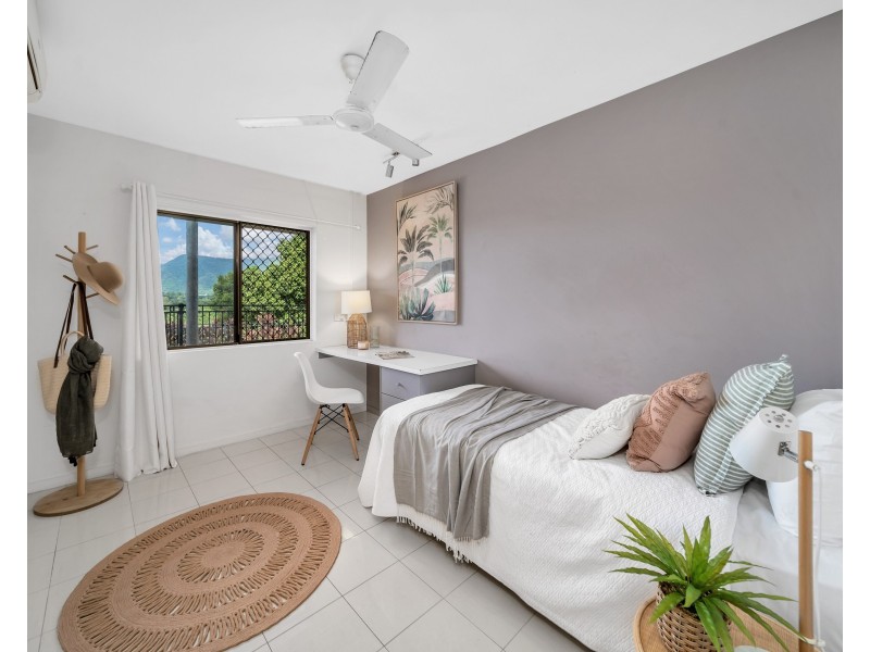 4 Dennis Close, Mooroobool QLD 4870