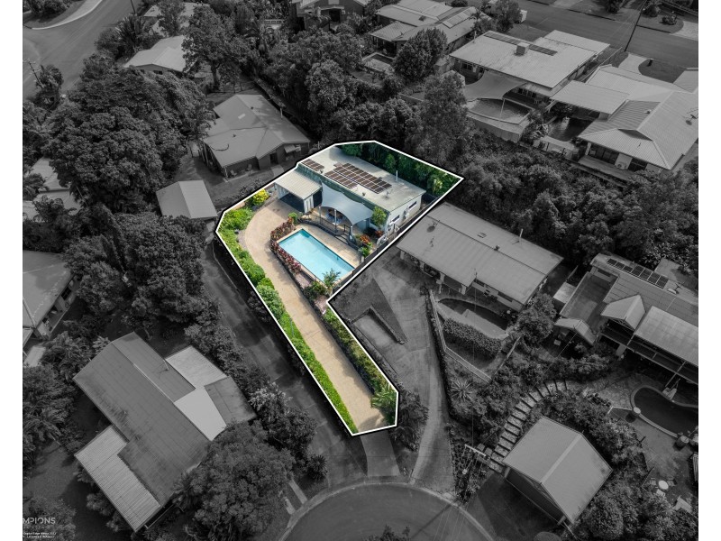 4 Dennis Close, Mooroobool QLD 4870