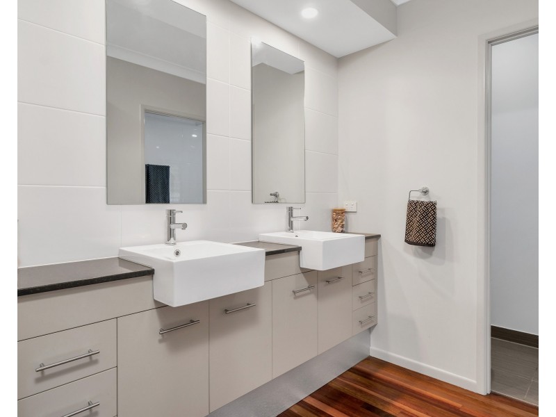 4 Port Close, Trinity Beach QLD 4879