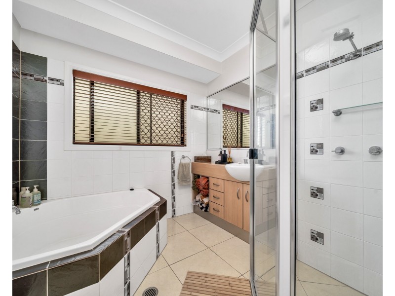 45 Chesterfield Close, Brinsmead QLD 4870