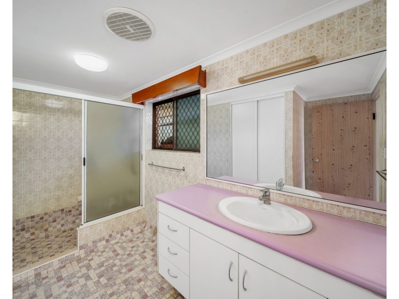 1 Alfio Street, Woree QLD 4868
