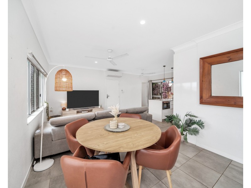 2 Ethel Close, Redlynch QLD 4870