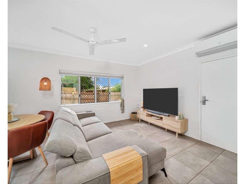 2 Ethel Close, Redlynch QLD 4870