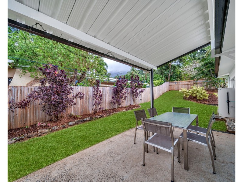 2 Ethel Close, Redlynch QLD 4870