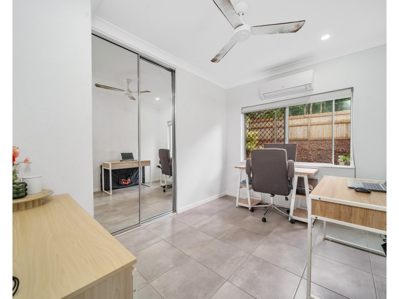 2 Ethel Close, Redlynch QLD 4870