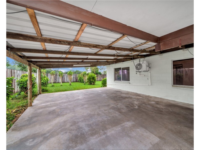 9 Girralong Street, Woree QLD 4868