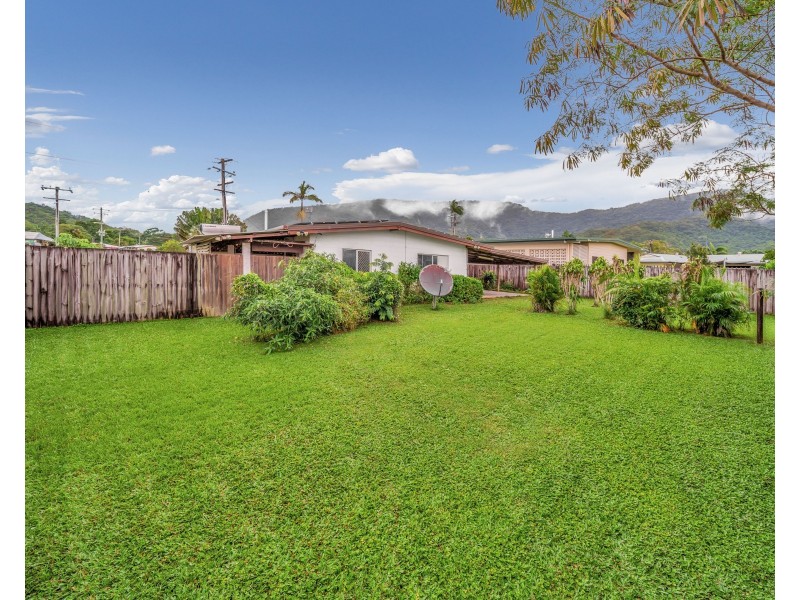 9 Girralong Street, Woree QLD 4868