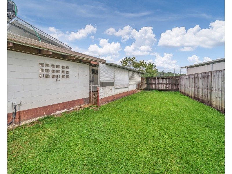 9 Girralong Street, Woree QLD 4868