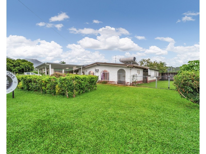 9 Girralong Street, Woree QLD 4868
